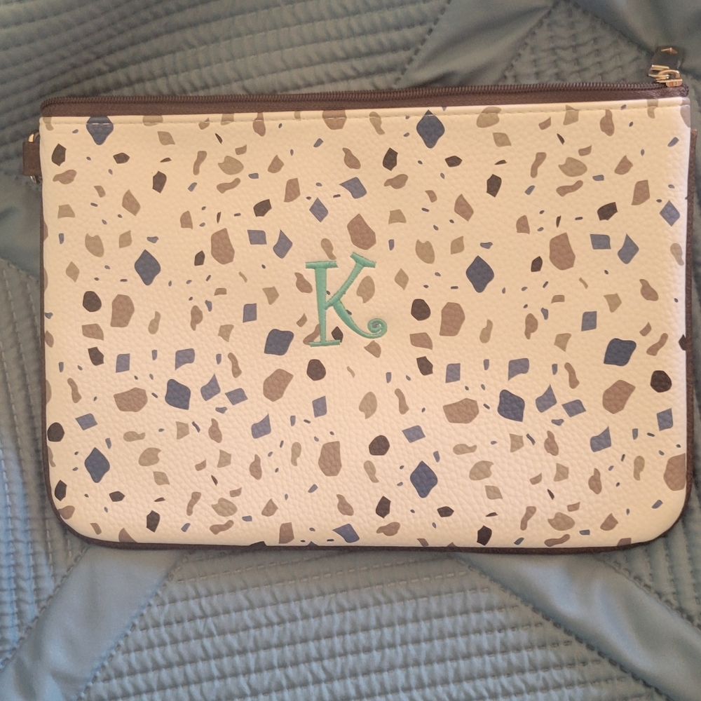 Thirty one makeup pouch